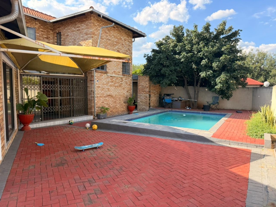 4 Bedroom Property for Sale in Waterval East North West